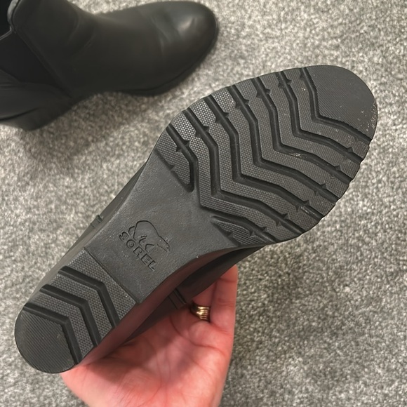 Sorel boots - Picture 6 of 6